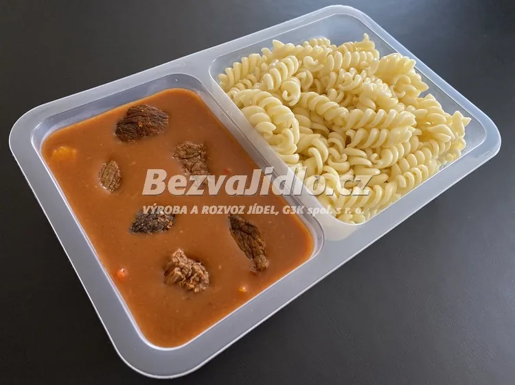 Madarsky Hovezi Gulas S Testovinami
