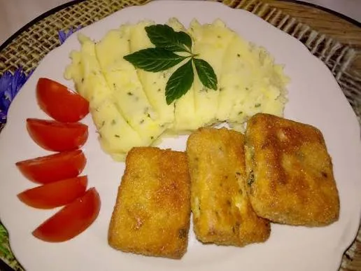 Meal 333 Smazene Uzene Tofu Bramborova Kase Okurka